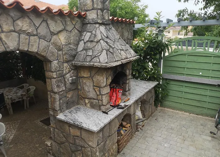 Lavanda Apartments&studios Апартаменты *