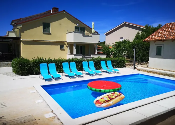 Lavanda Apartments&studios Апартаменты *