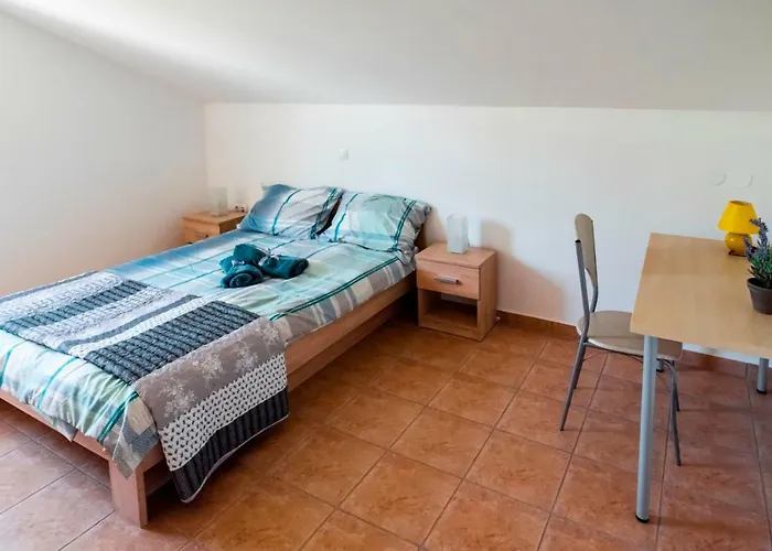 Lavanda Apartments&studios Апартаменты Пинезичи