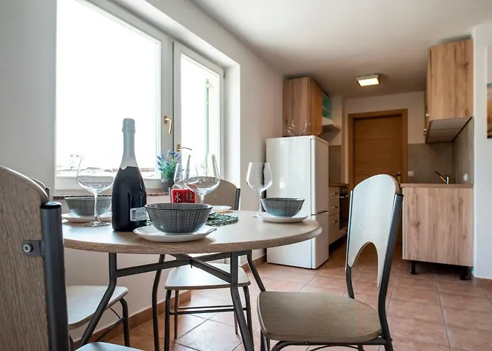 Апартаменты Lavanda Apartments&studios Пинезичи