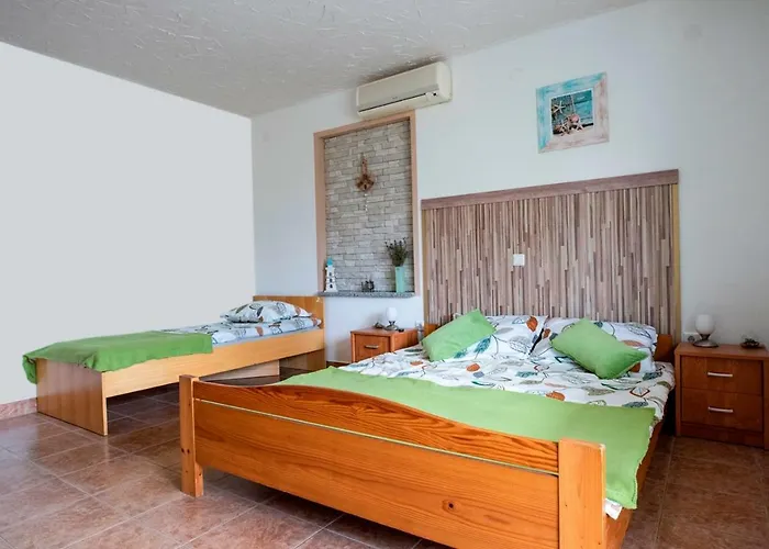 Lavanda Apartments&studios Апартаменты Пинезичи