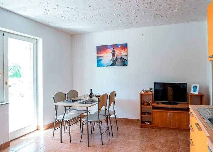 Lavanda Apartments&studios Апартаменты *