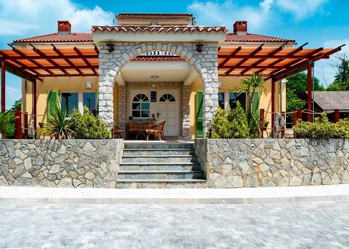 Lavanda Apartments&studios * Пинезичи