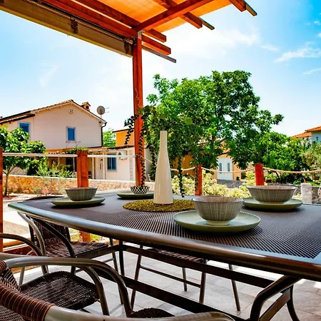 شقة Lavanda Apartments&studios Pinezići