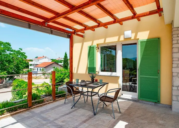 Lavanda Apartments&studios * Pinezići