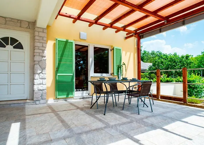 Lavanda Apartments&studios * Pinezići