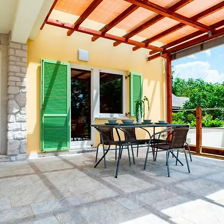 Lavanda Apartments&studios * Pinezići