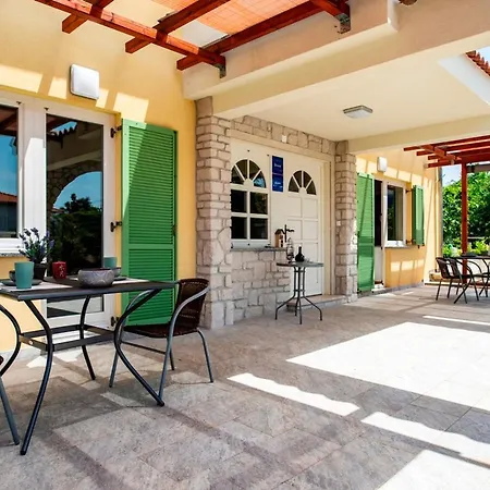 Lavanda Apartments&studios Daire Pinezići